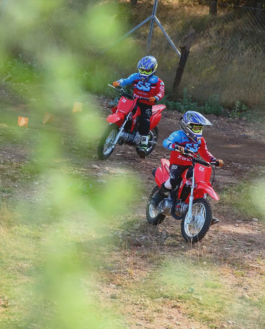 Groupe moto enfants et adolescents encadrés pour évènement